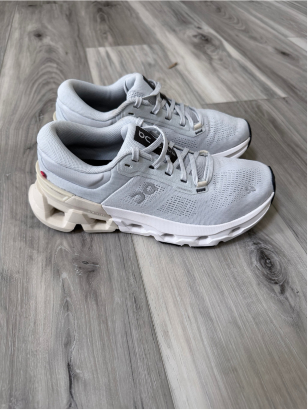 On Cloudflyer Women's 7 Gray White CloudTec Running Walking Shoes Sneakers